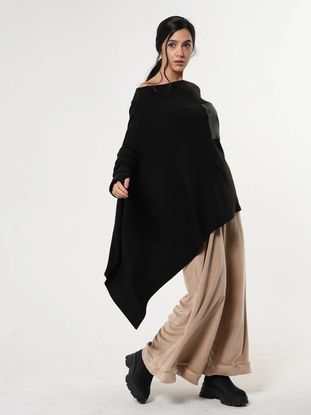 Oversize Knitted Tunic In Black